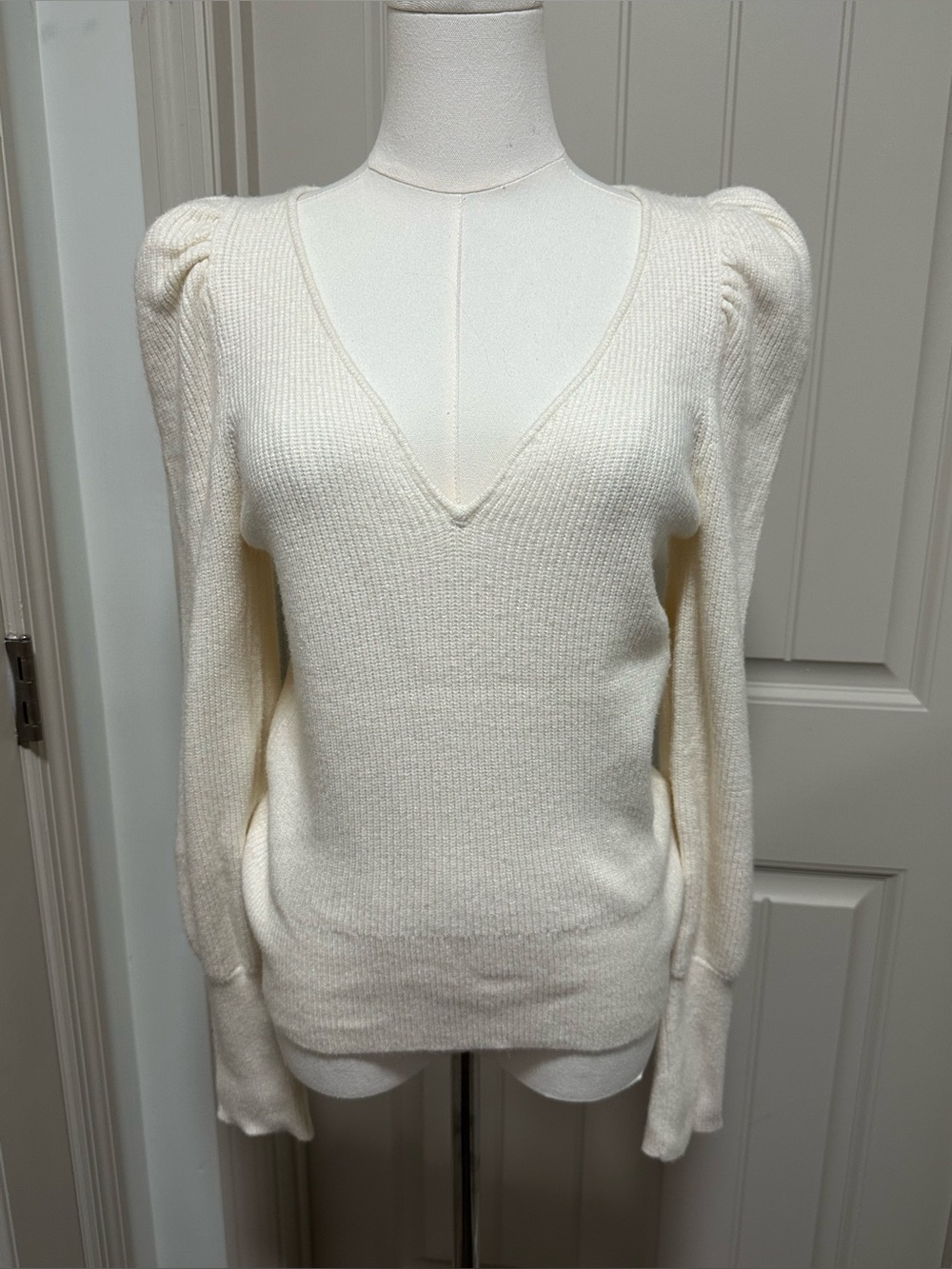 Express Cream V-Neck Puff Shoulder Sweater